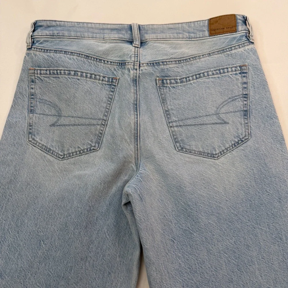 American Eagle Low Rise Baggy Wide Leg Light Wash Jeans Womens 8 Stretch 31‎ - Picture 4 of 9